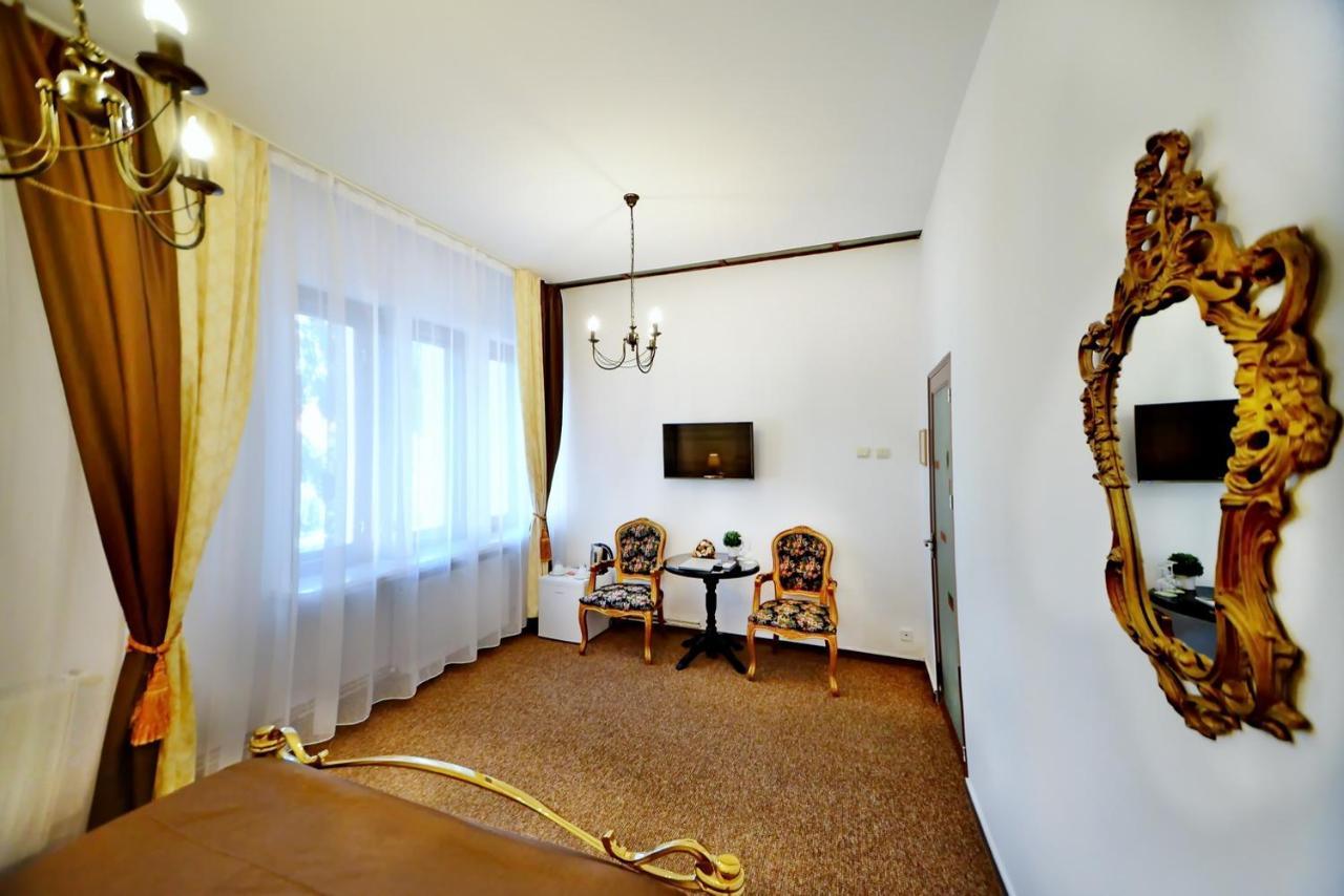 Casa Negustorului Hotel Deva Exterior foto
